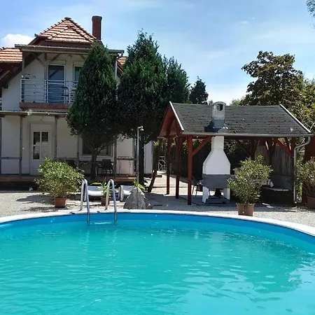 Klimatisierte Mit Pool *